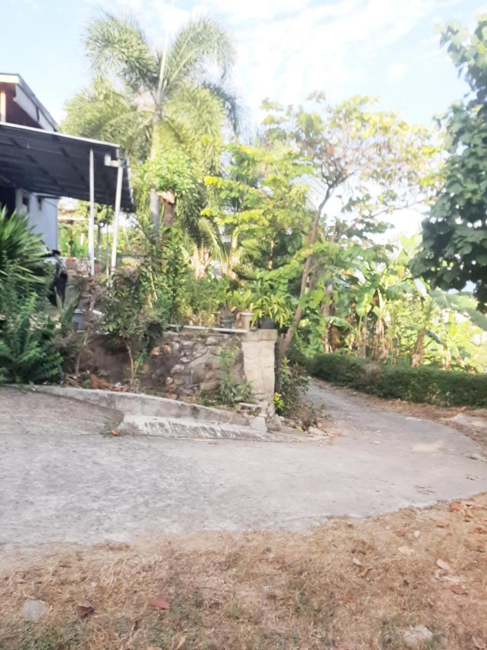 Villa Tasya Labuan Bajo Kültér fotó