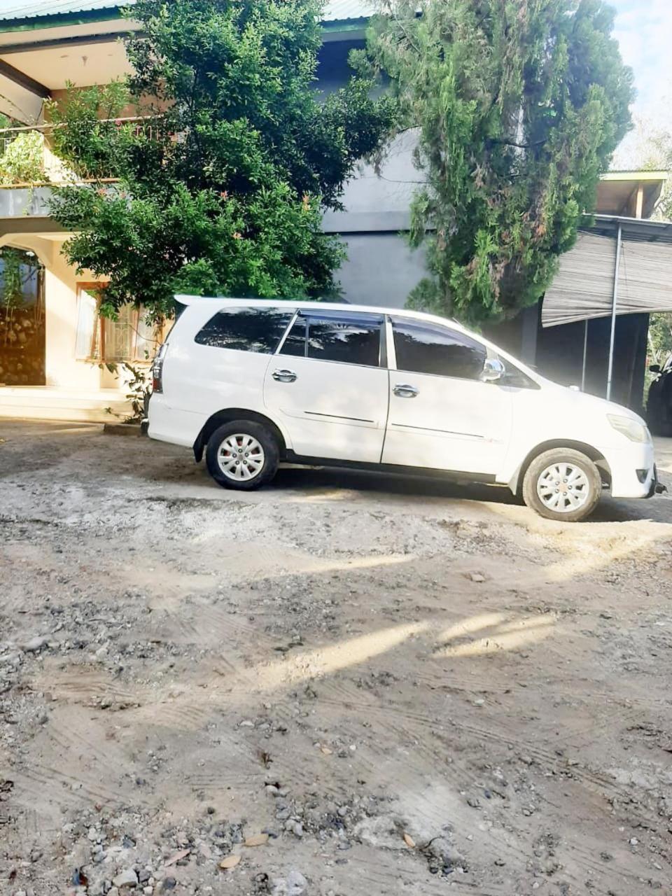 Villa Tasya Labuan Bajo Kültér fotó